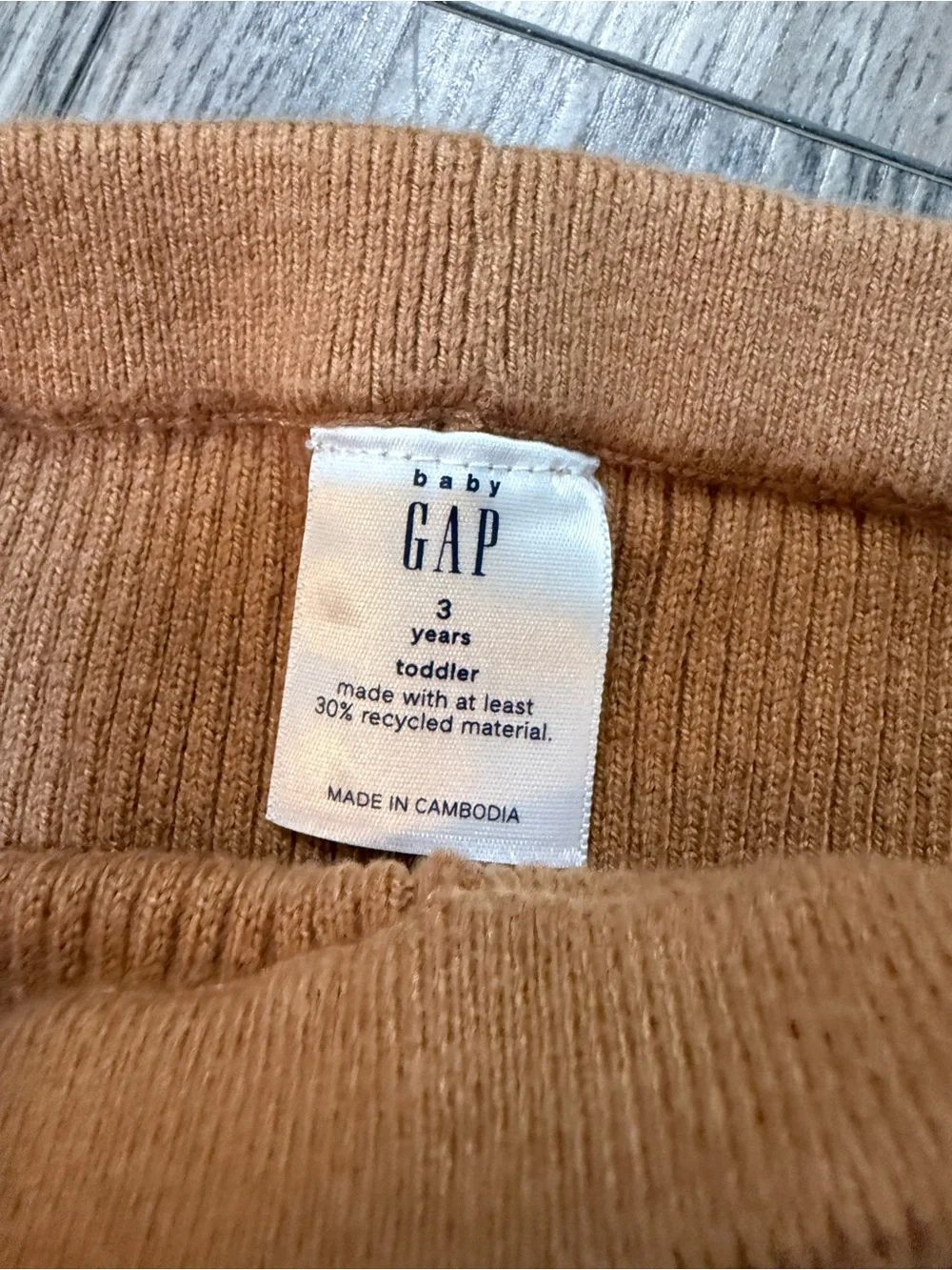 GAP Kids Cream Sweater with Brown Star Accents and Tan Ribbed Leggings